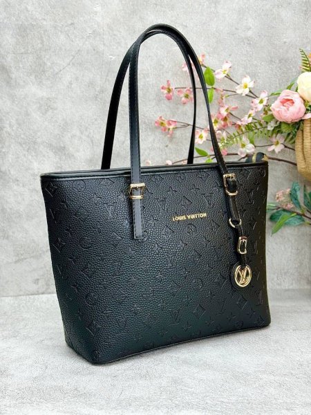 حقيبه LV نسائي حجم كبير كوالتي عالي